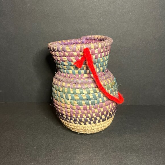 Hand-Woven Small Purple & Green Olla Basket Jar w/ Lid & Red Carrying Handle 5" - Picture 5 of 8